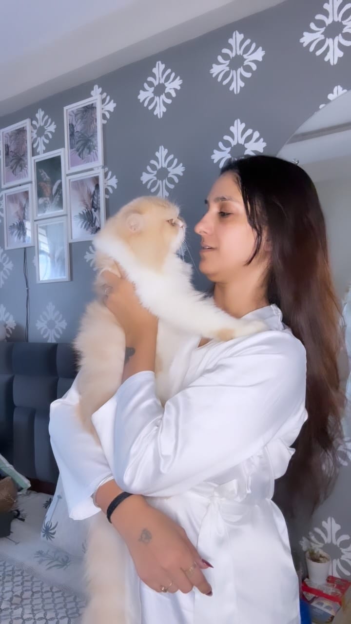 Post 6 by KIRTI RAINA on Instagram (video)