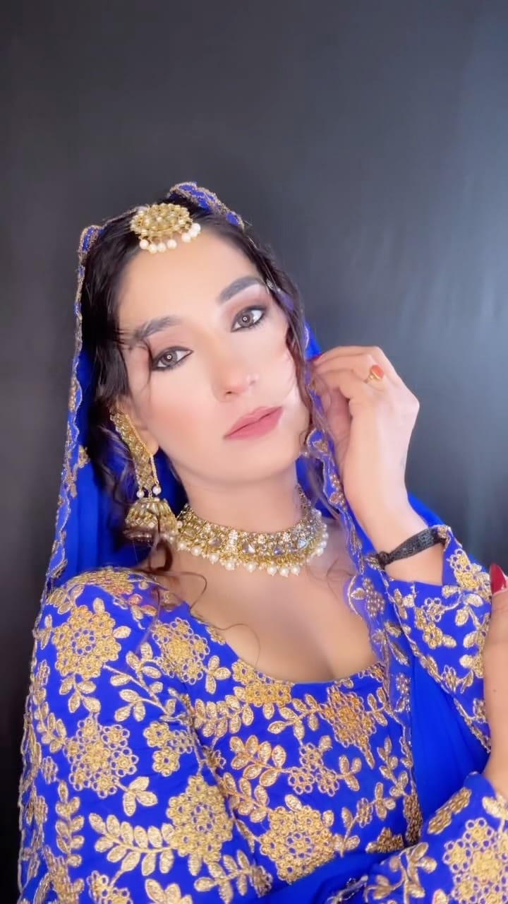 Post 4 by KIRTI RAINA on Instagram (video)