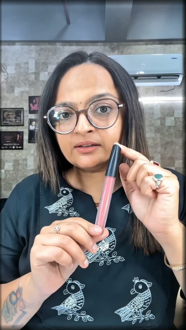 Post 1 by Payal Soni | RV makeup studio on Instagram (video)
