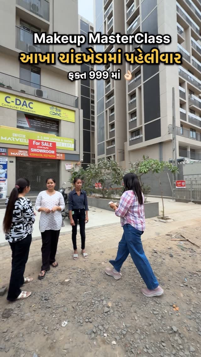Post 9 by Payal Soni | RV makeup studio on Instagram (video)