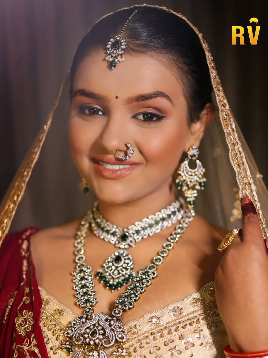 Post 6 by Payal Soni | RV makeup studio on Instagram (carousel)