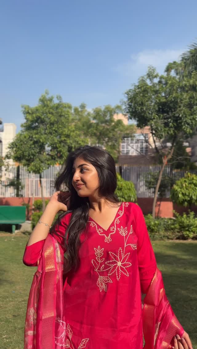 Post 7 by Meenal Thakwani on Instagram (video)