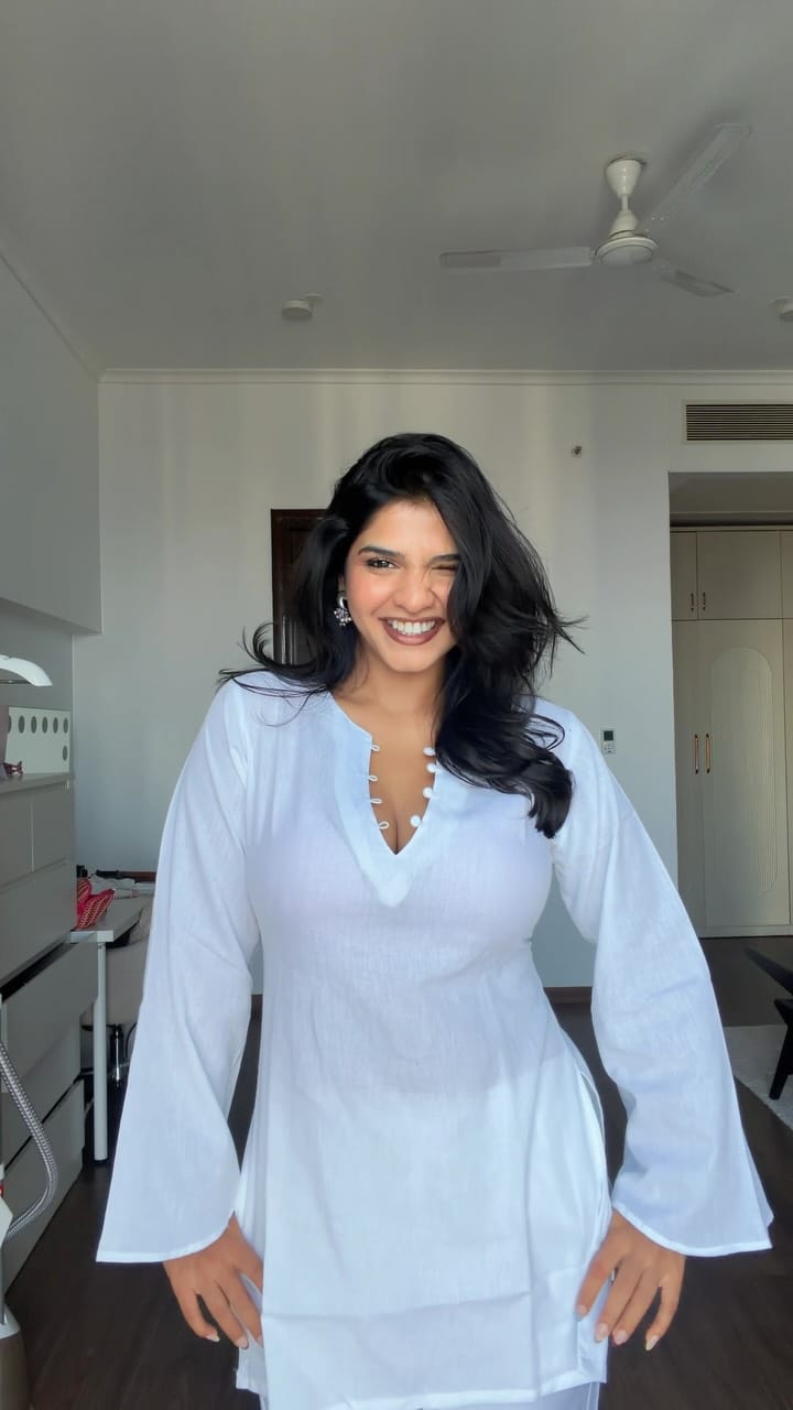 Post 7 by Tarini Shah | Content creator on Instagram (video)