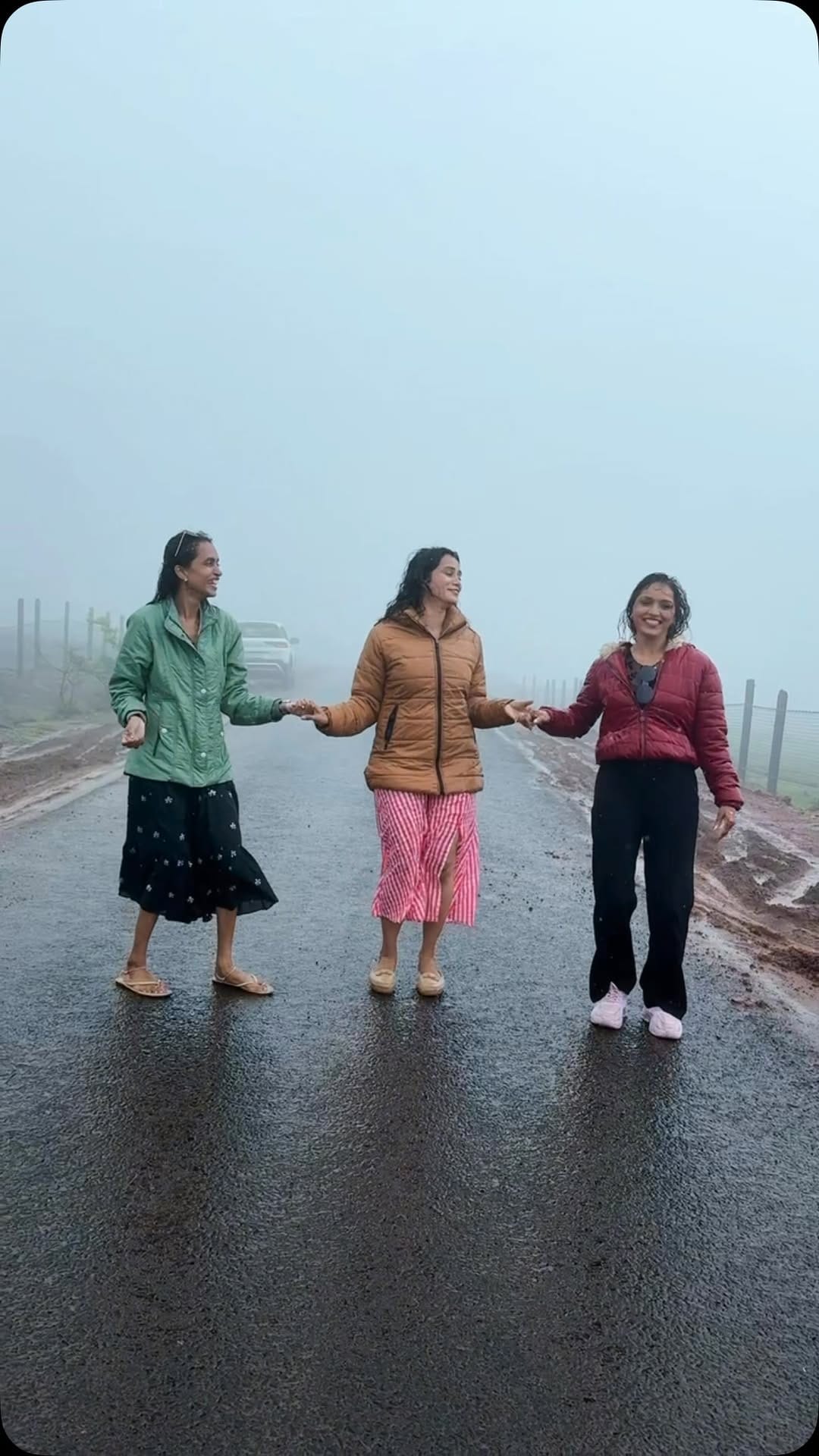 Post 2 by Pooja Chavan on Instagram (video)
