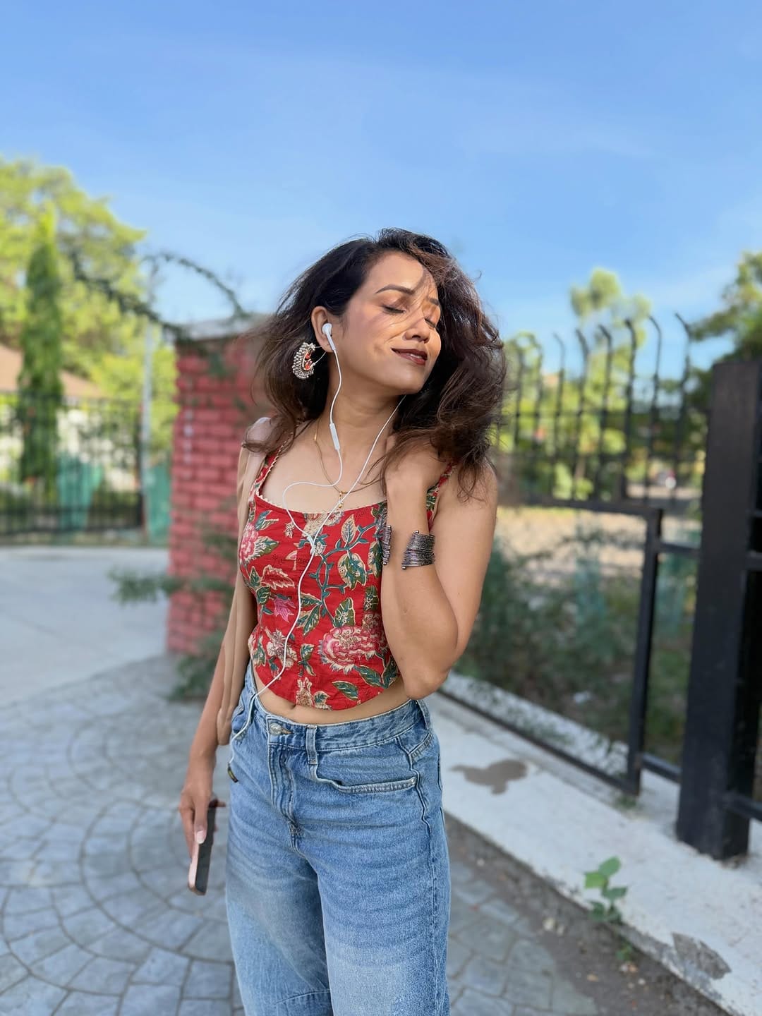 Post 9 by Pooja Chavan on Instagram (carousel)