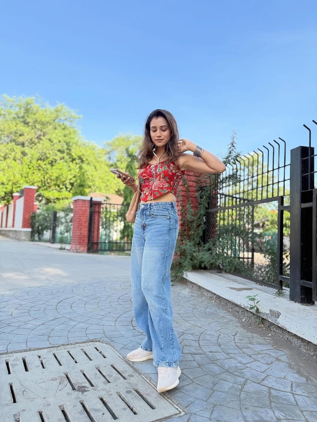 Post 10 by Pooja Chavan on Instagram (carousel)