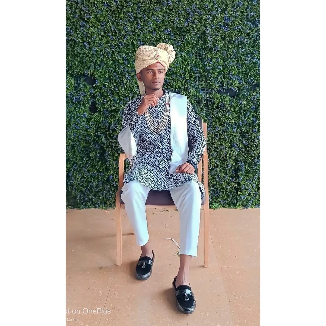 Post 9 by 𝐀𝐃𝐀𝐑𝐒𝐇_𝐁𝐇𝐎𝐏𝐀𝐋𝐄 🤍 on Instagram (image)