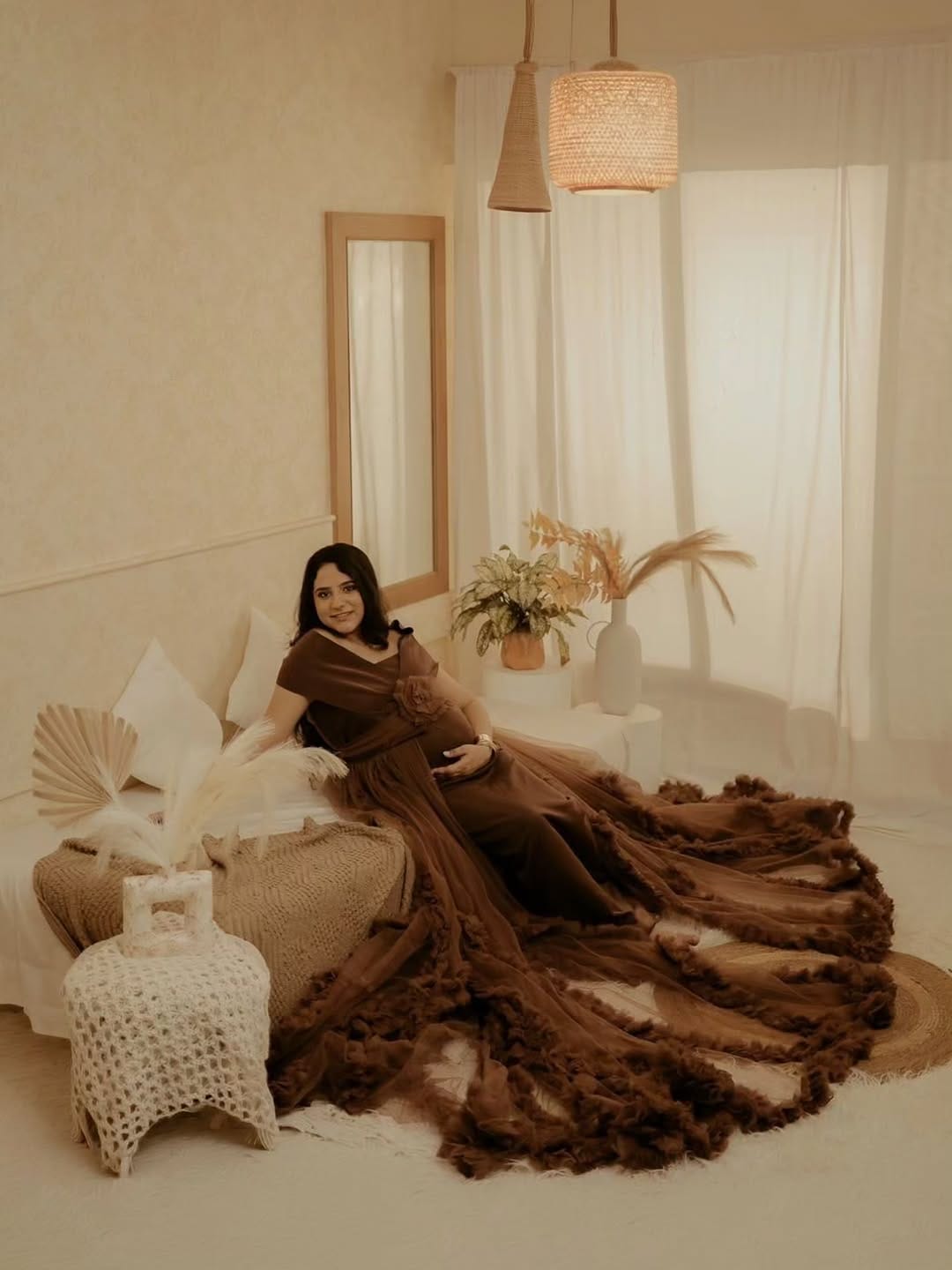 Post 1 by Gowns on rent on Instagram (image)
