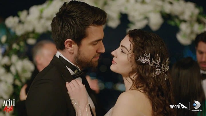 Post 2 by Afili Aşk on Instagram (video)