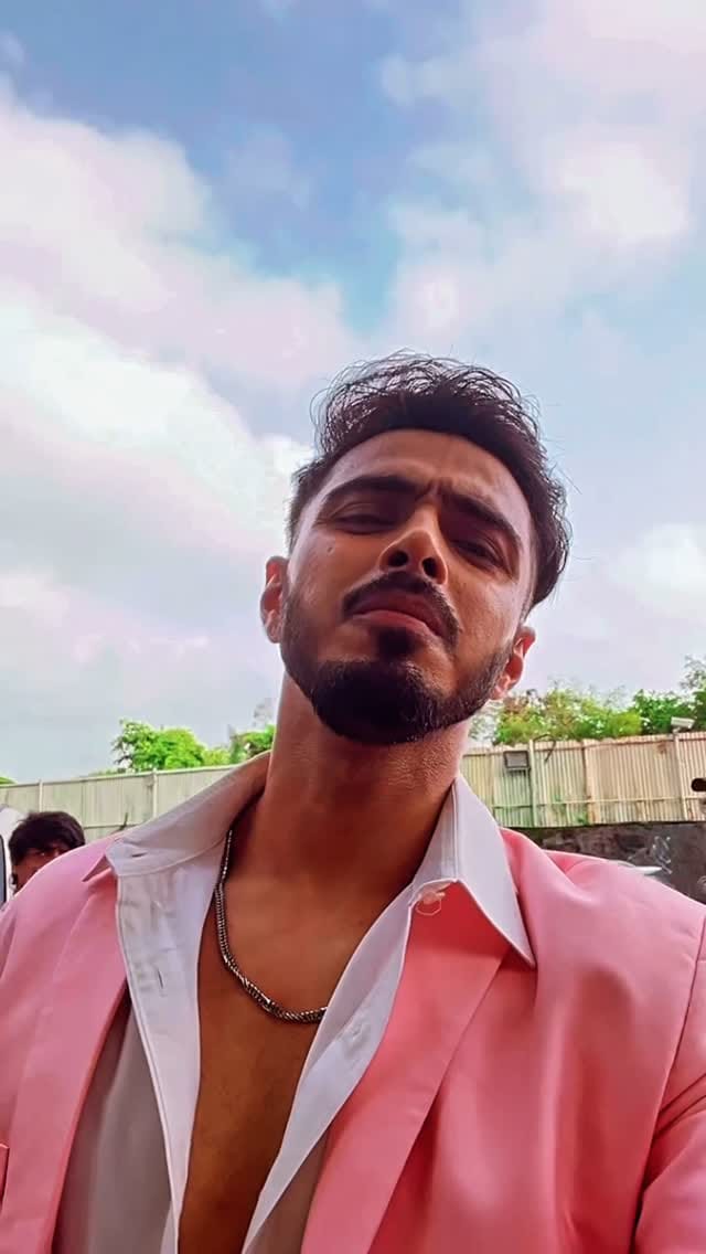 Post 8 by Rohit Chaudhary on Instagram (video)