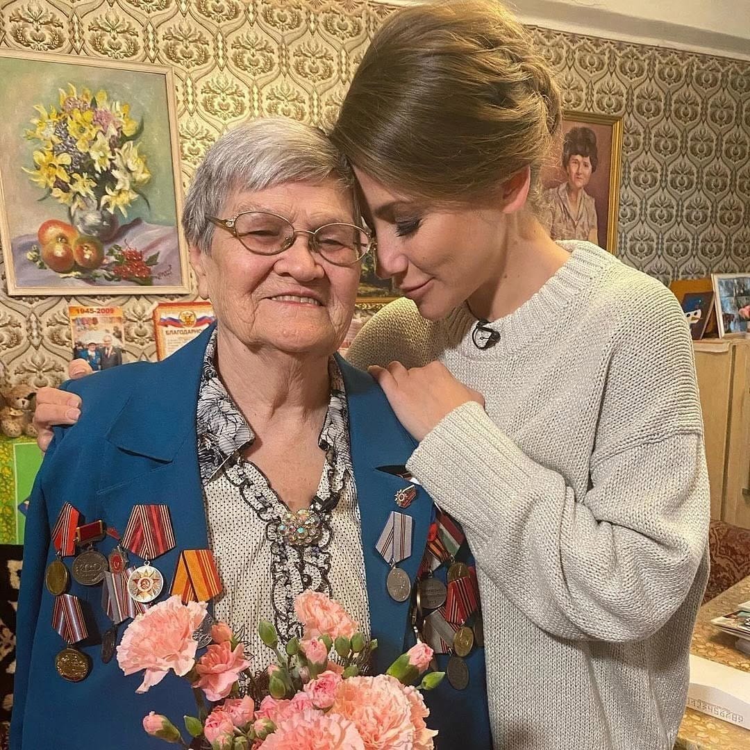 Post 5 by Юлия Барановская FAN on Instagram (carousel)