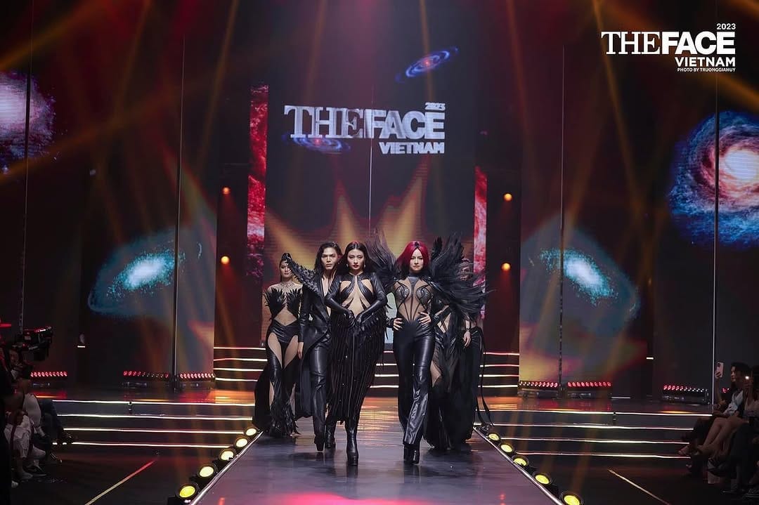Post 5 by The Face Vietnam on Instagram (carousel)