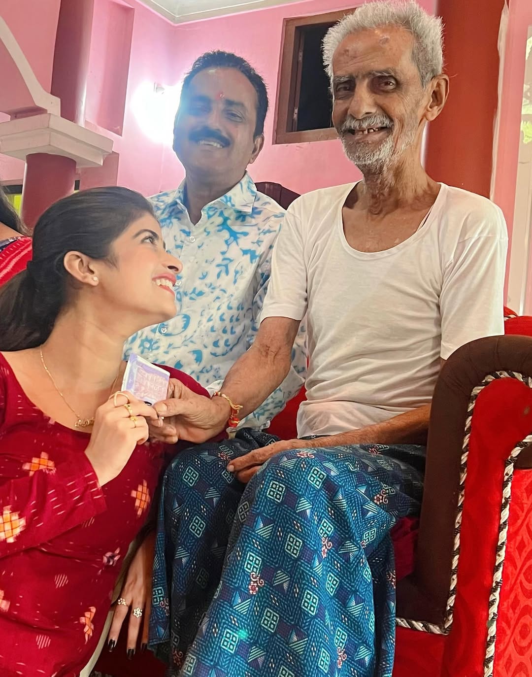 Post 4 by Manisha Dhar Mohapatra on Instagram (image)