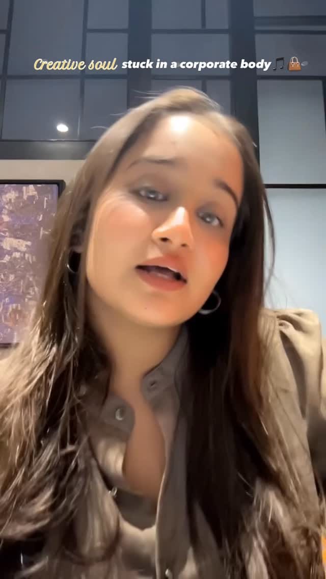 Post 6 by Mansi Jain on Instagram (video)