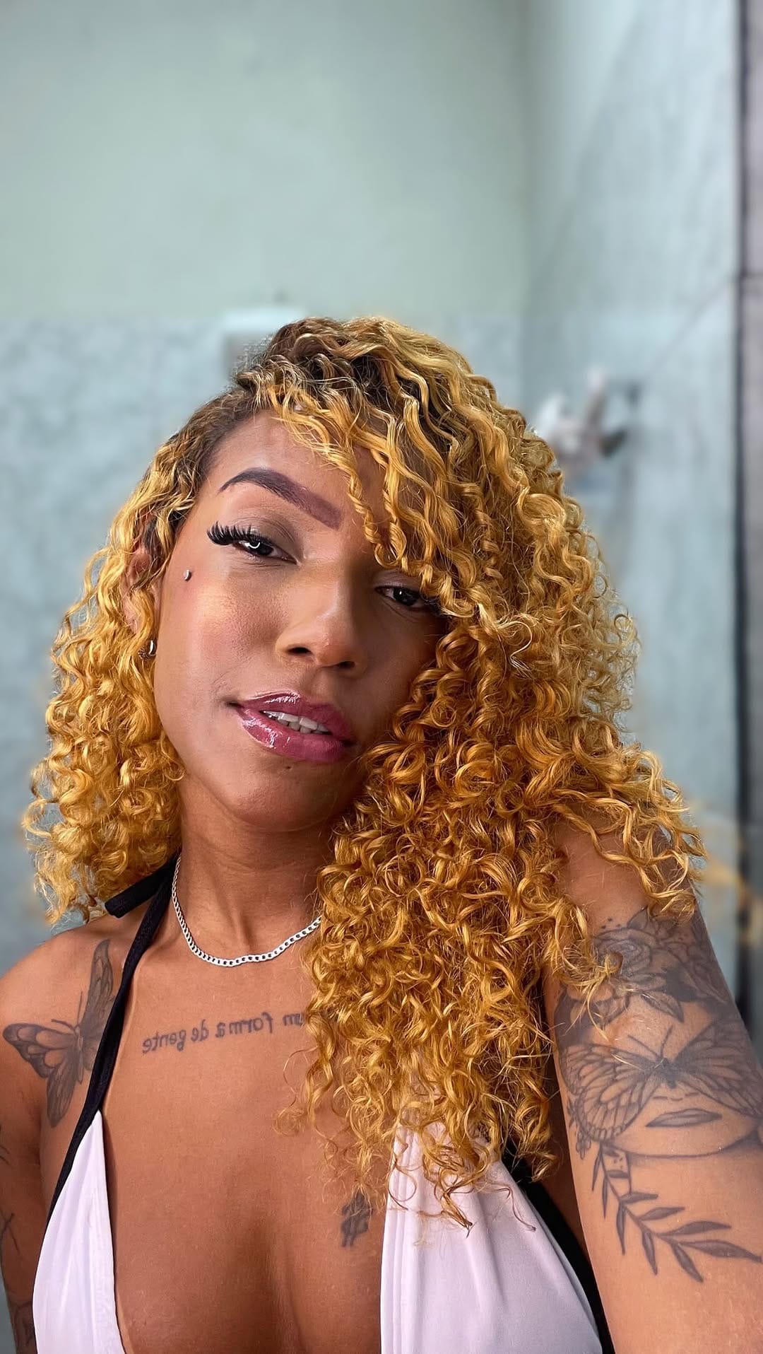 Post 4 by G I S E L L E    N A R A on Instagram (video)