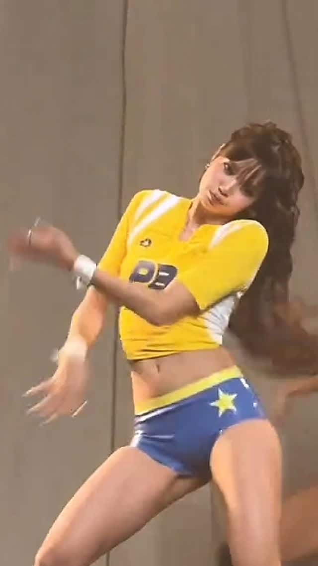 Post 3 by LISA BLACKPINK (리사) 🐣 on Instagram (video)