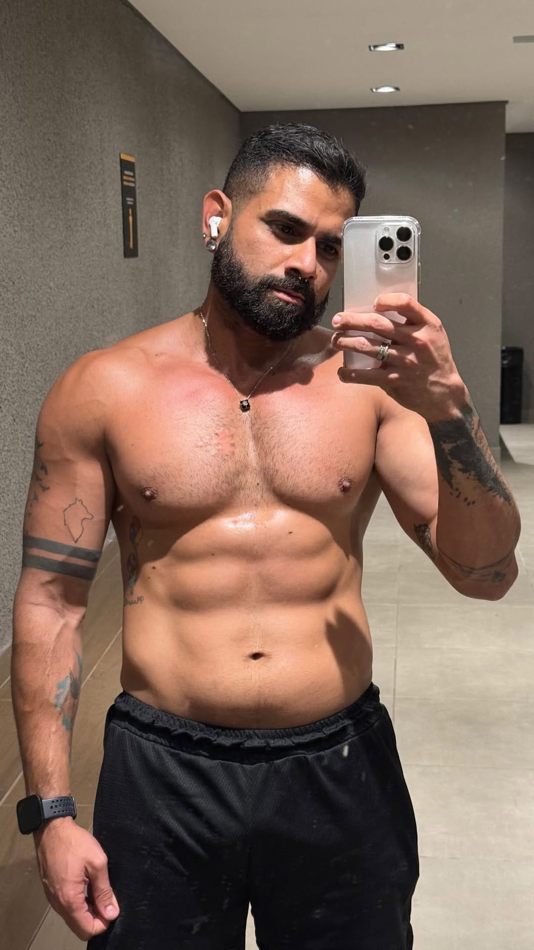 Post 6 by Sanderson Teixeira on Instagram (video)