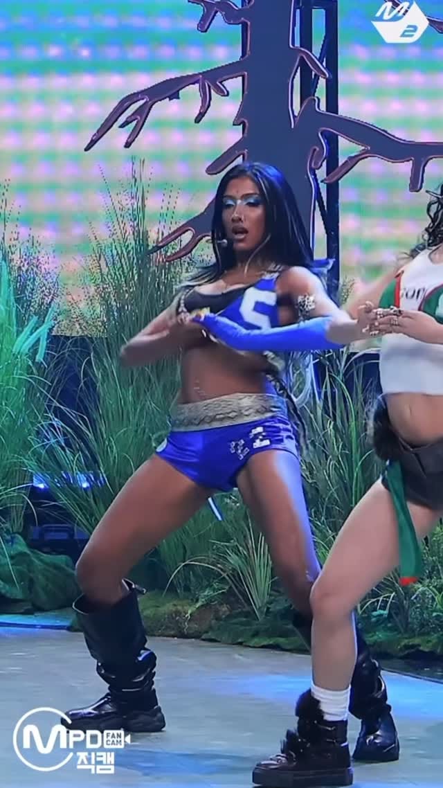 Post 9 by LARA KATSEYE (fanpage) on Instagram (video)