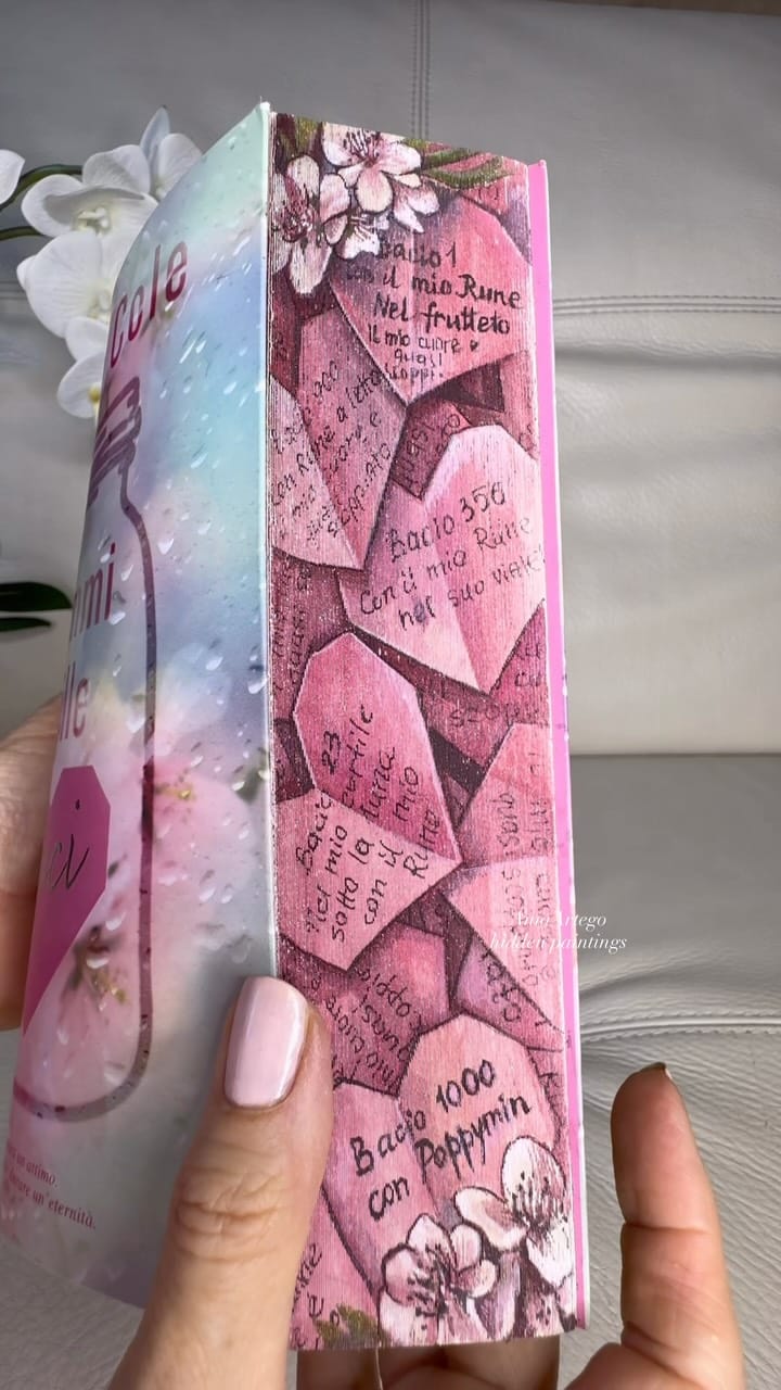 Post 4 by Ania Egorova                       Fore-edge painter 📚🎨 on Instagram (video)