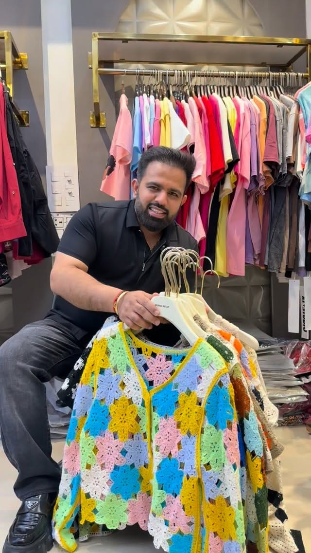 Post 4 by Baomee- Wholesale World on Instagram (video)
