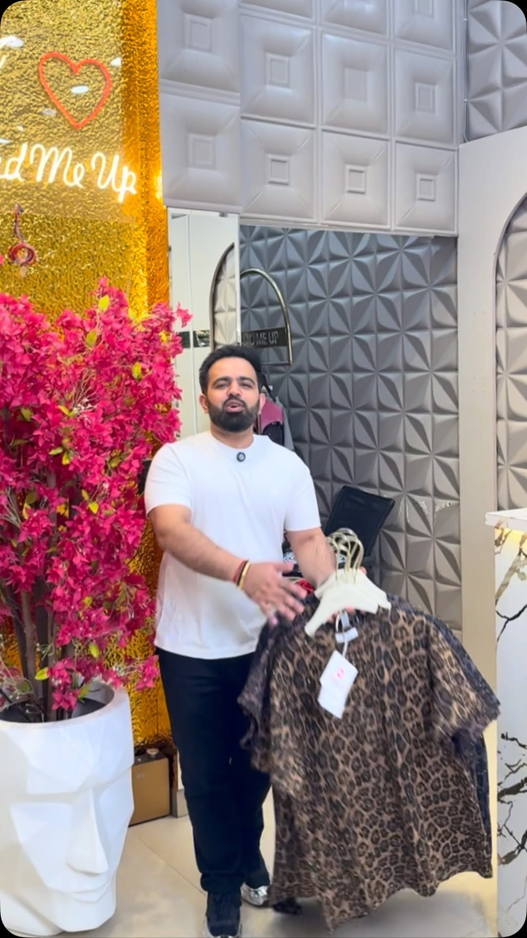 Post 1 by Baomee- Wholesale World on Instagram (video)