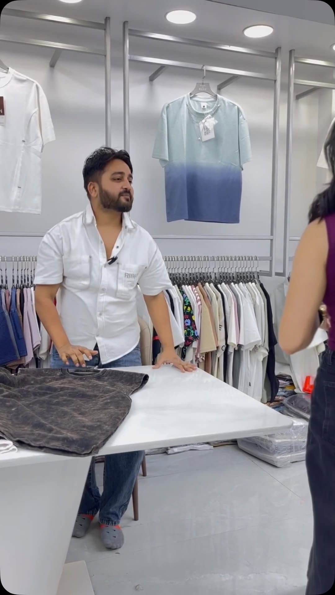Post 5 by Jasmine Chandel on Instagram (video)