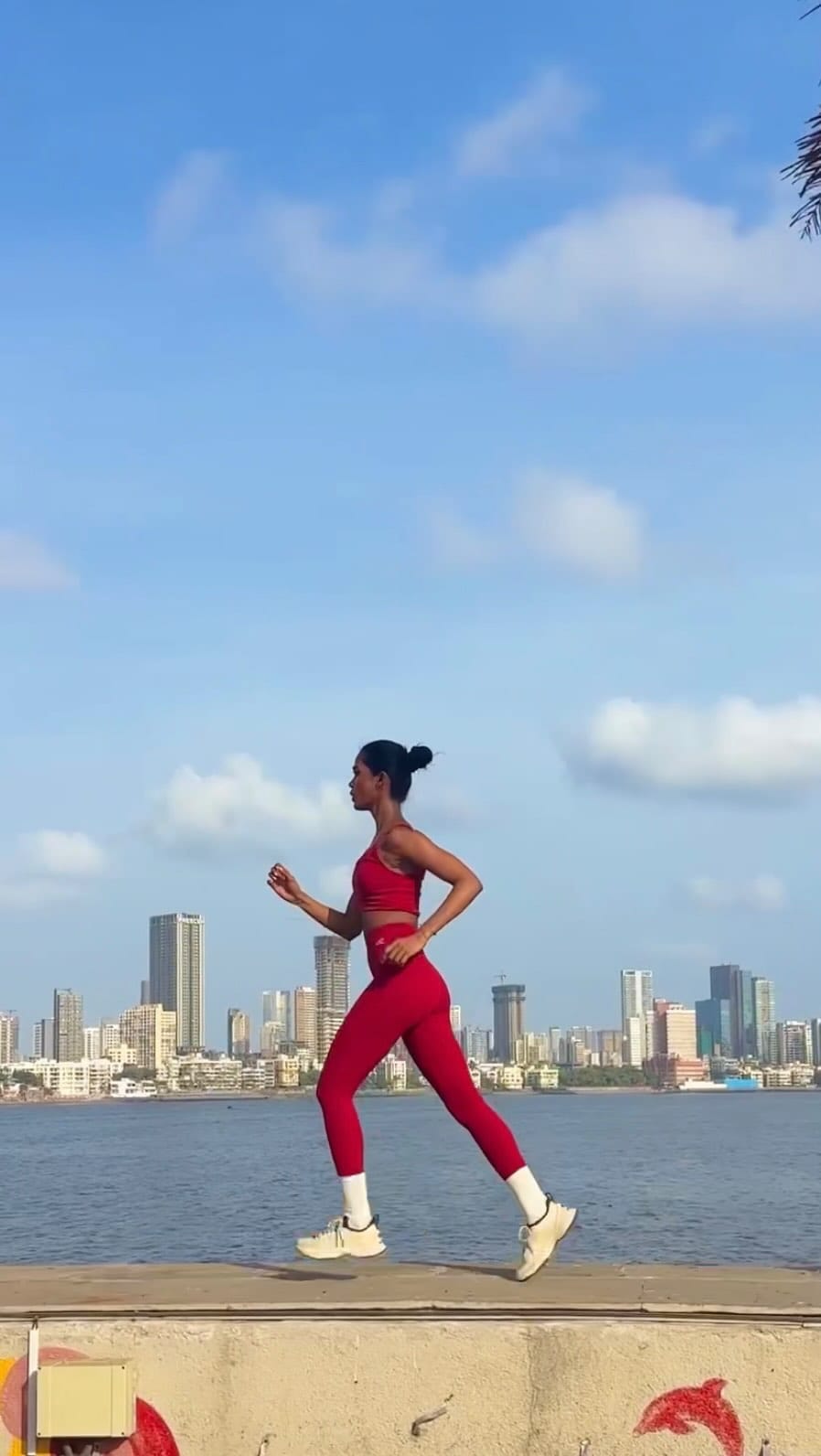 Post 4 by PUJA🌙 on Instagram (video)