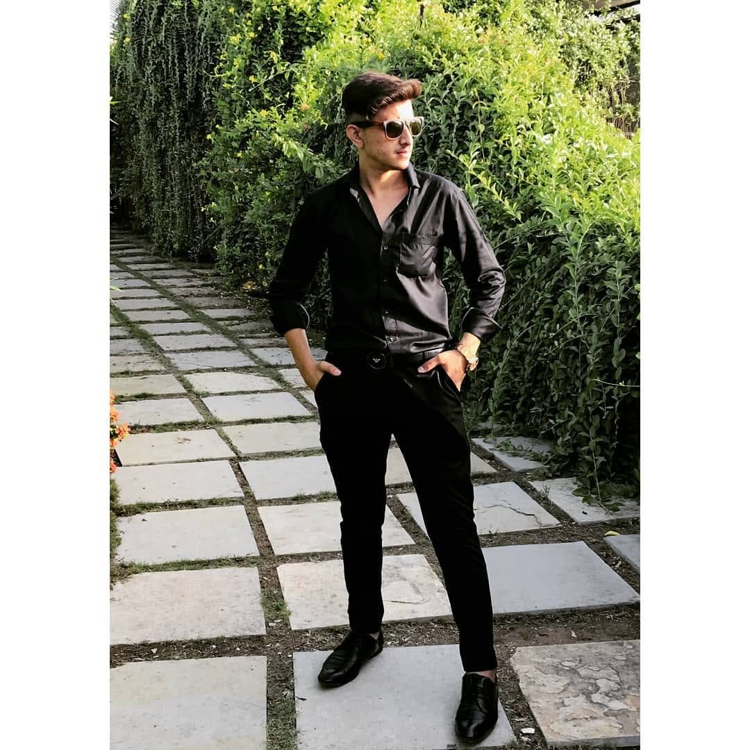 Post 10 by 👑KD👑 on Instagram (image)