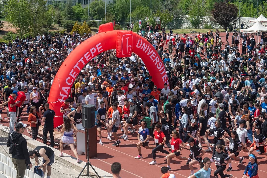 Post 10 by Hacettepe Üniversitesi on Instagram (carousel)