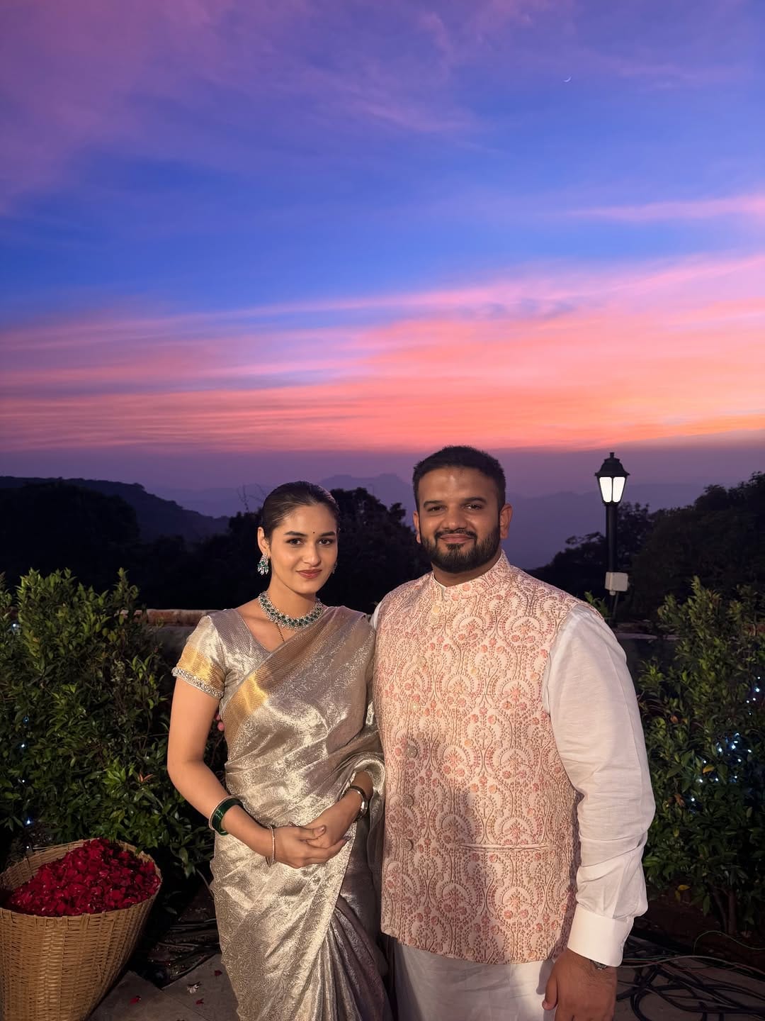 Post 6 by वैष्णवी 🦢 on Instagram (carousel)