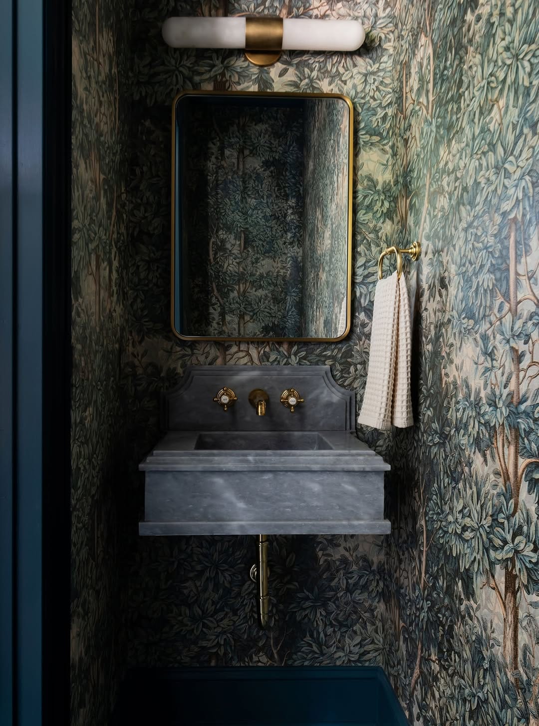 Post 2 by Allison Elefante // Interiors Photographer on Instagram (carousel)