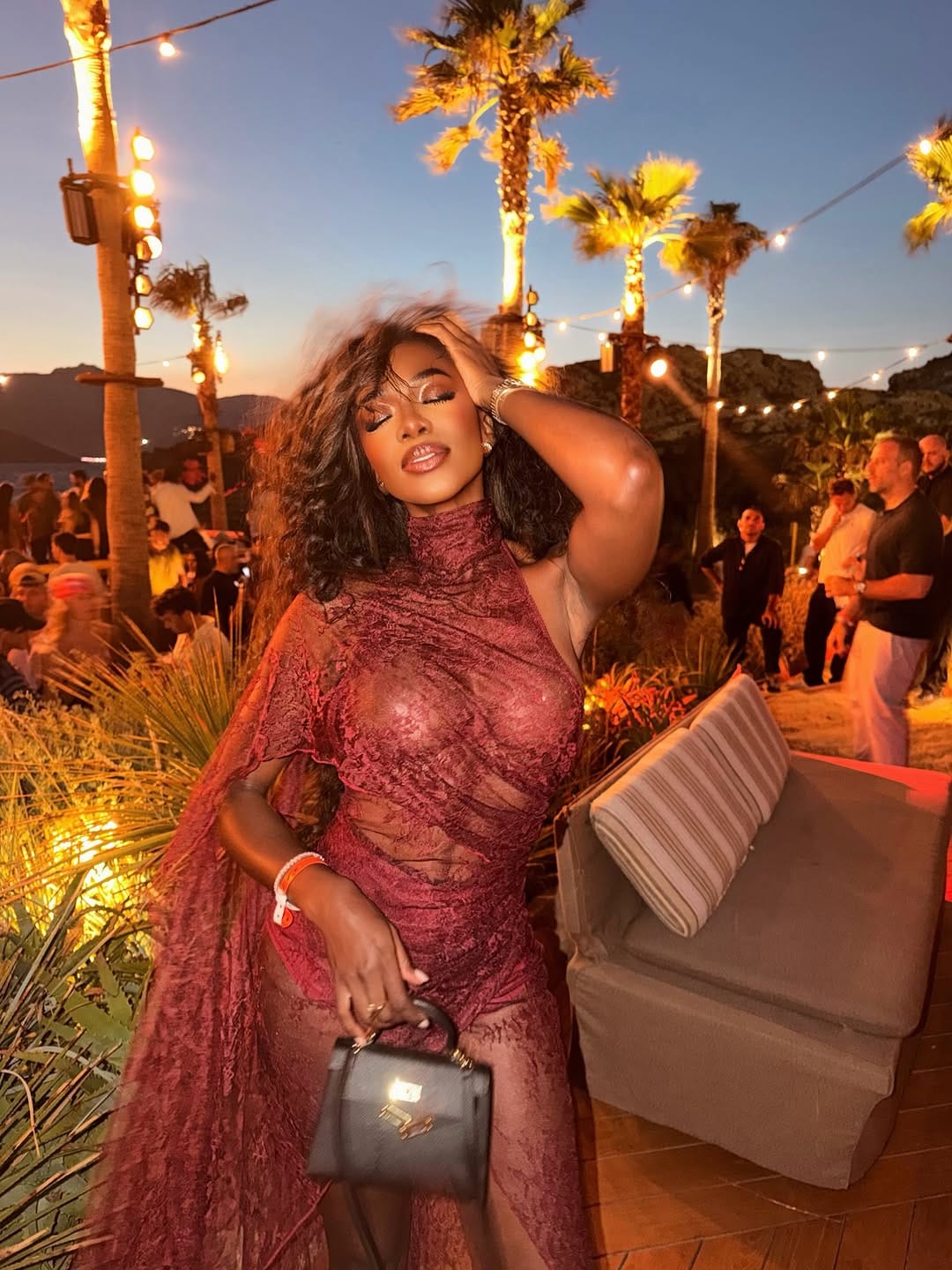 Post 1 by 𝐴𝑚𝑦 𝐺𝑢𝑒𝑦𝑒 on Instagram (carousel)