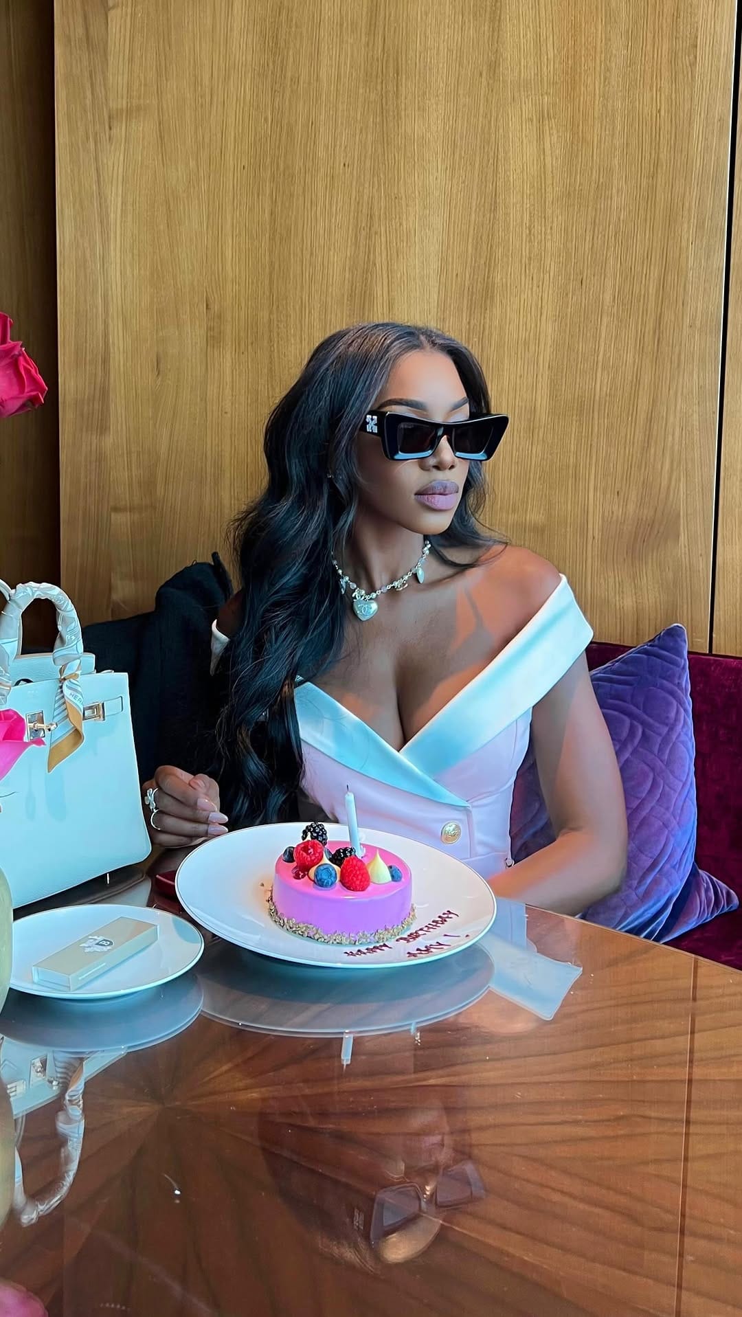Post 10 by 𝐴𝑚𝑦 𝐺𝑢𝑒𝑦𝑒 on Instagram (video)