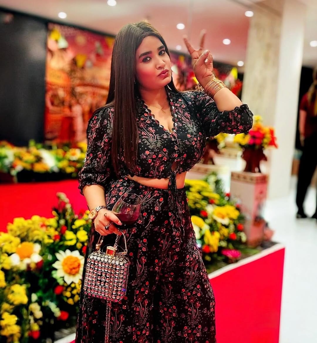 Post 9 by Mamta Singh on Instagram (carousel)