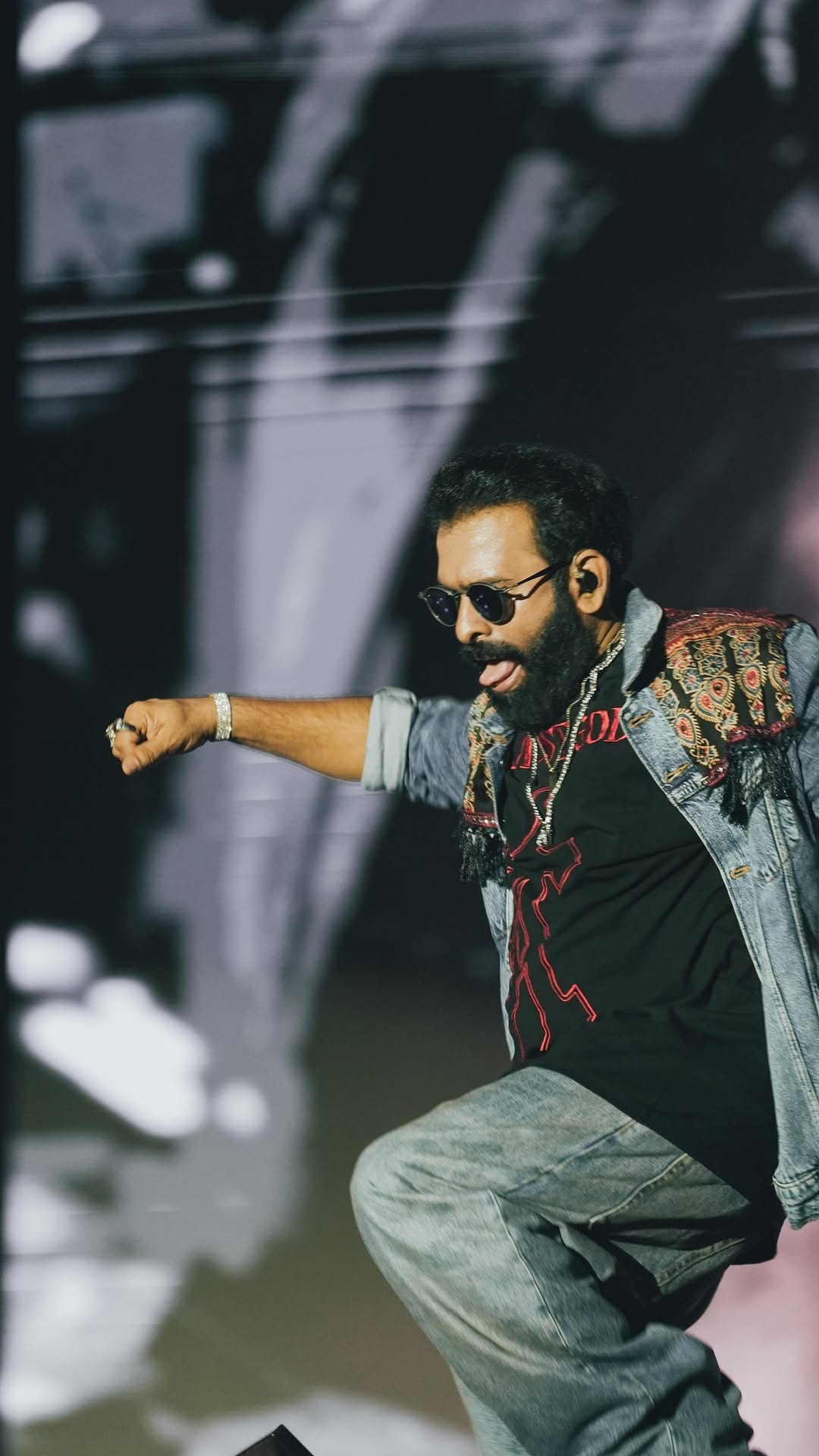 Post 9 by Vibrance - VIT Chennai on Instagram (video)