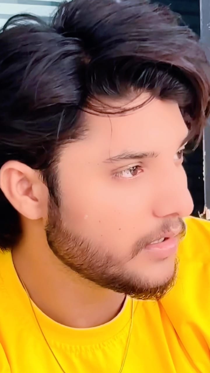 Post 5 by SOYAB KHAN on Instagram (video)