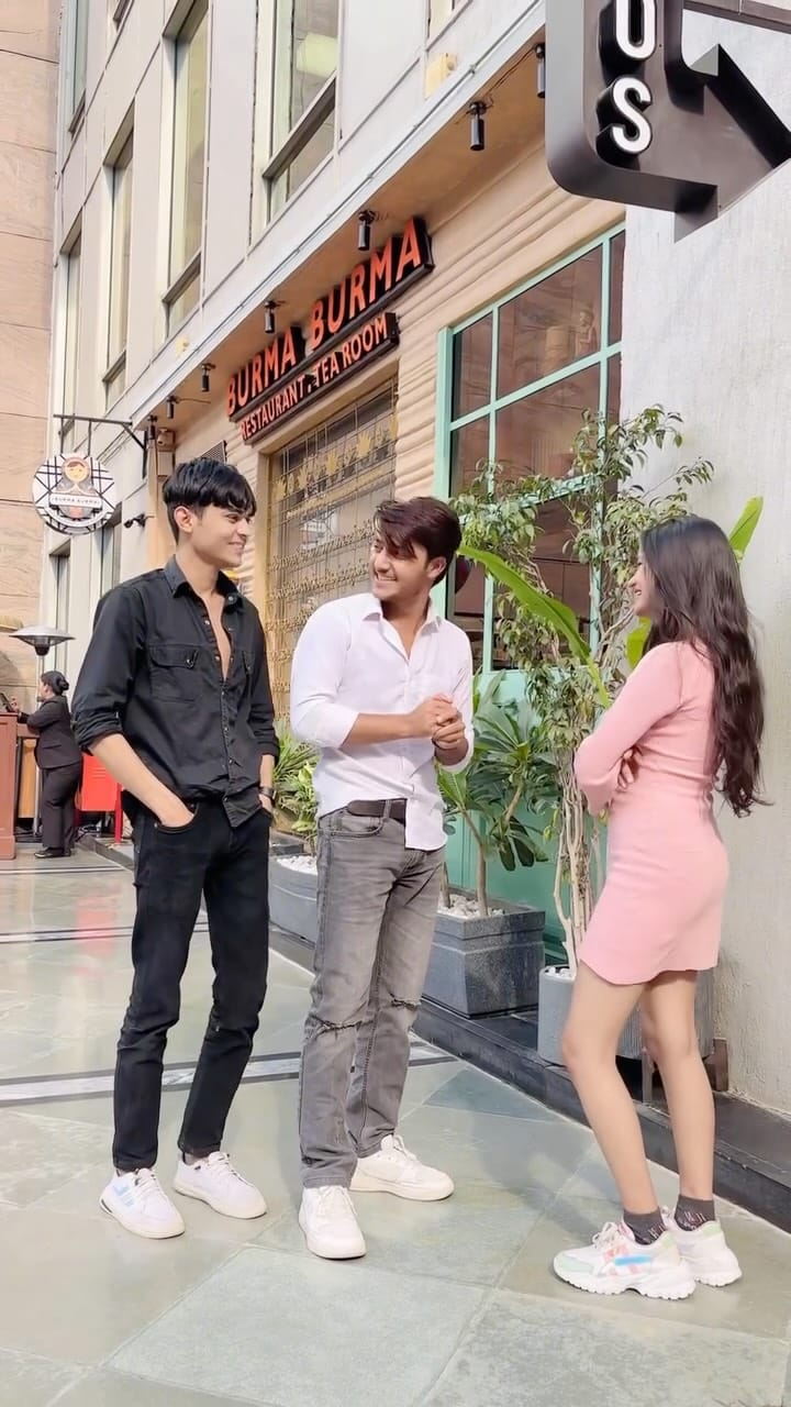 Post 1 by SOYAB KHAN on Instagram (video)