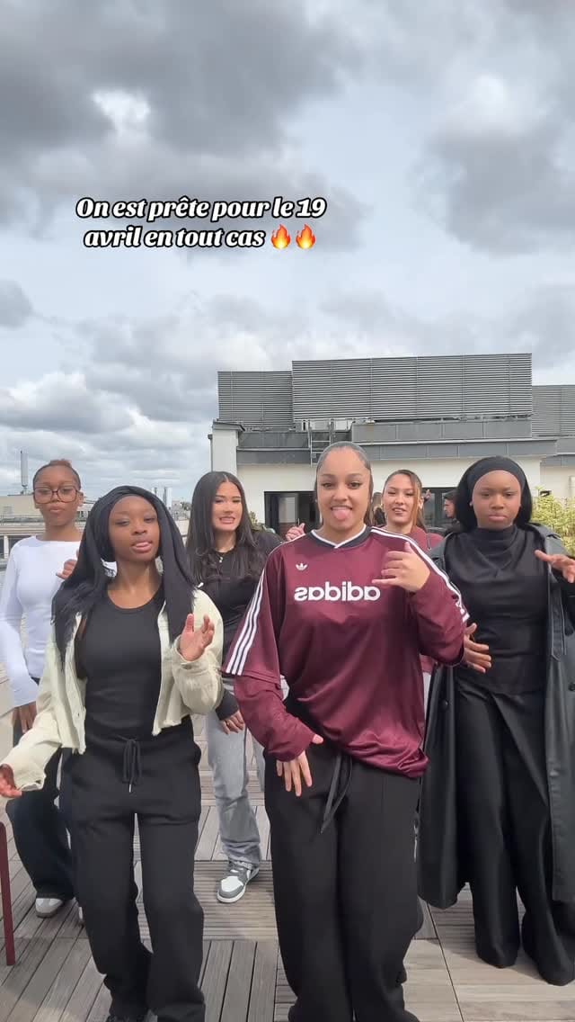 Post 2 by Lia on Instagram (video)