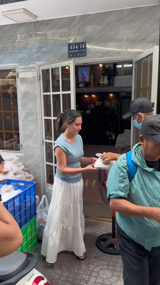 Post 1 by Lia on Instagram (video)