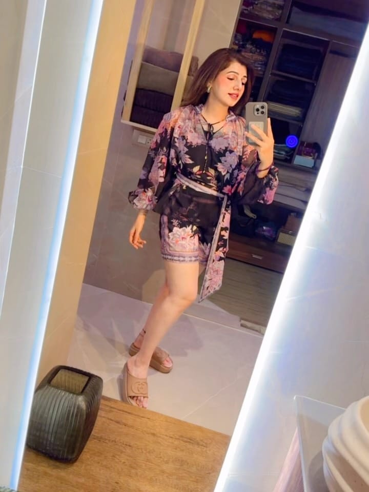 Post 4 by TanyaMalhotraOfficial 🧿 on Instagram (carousel)