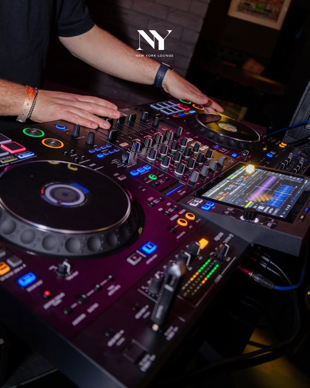 Post 10 by NEW YORK LOUNGE MILANO ® on Instagram (image)
