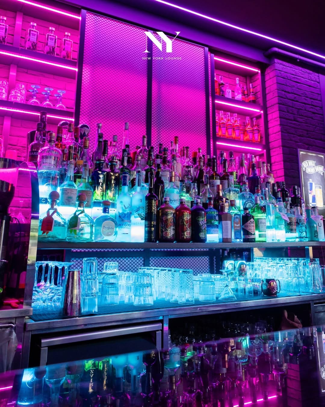 Post 6 by NEW YORK LOUNGE MILANO ® on Instagram (image)