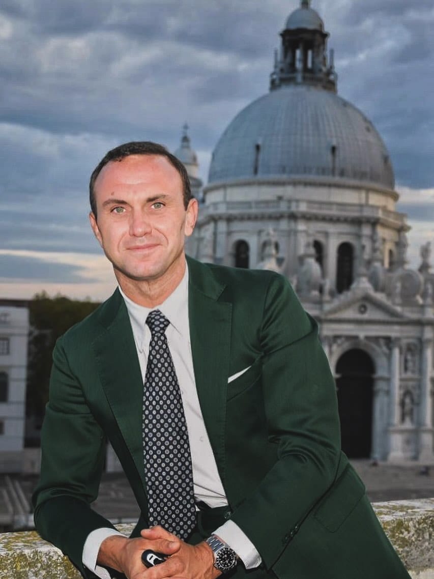 Post 4 by Ivo Romagnoli on Instagram (image)