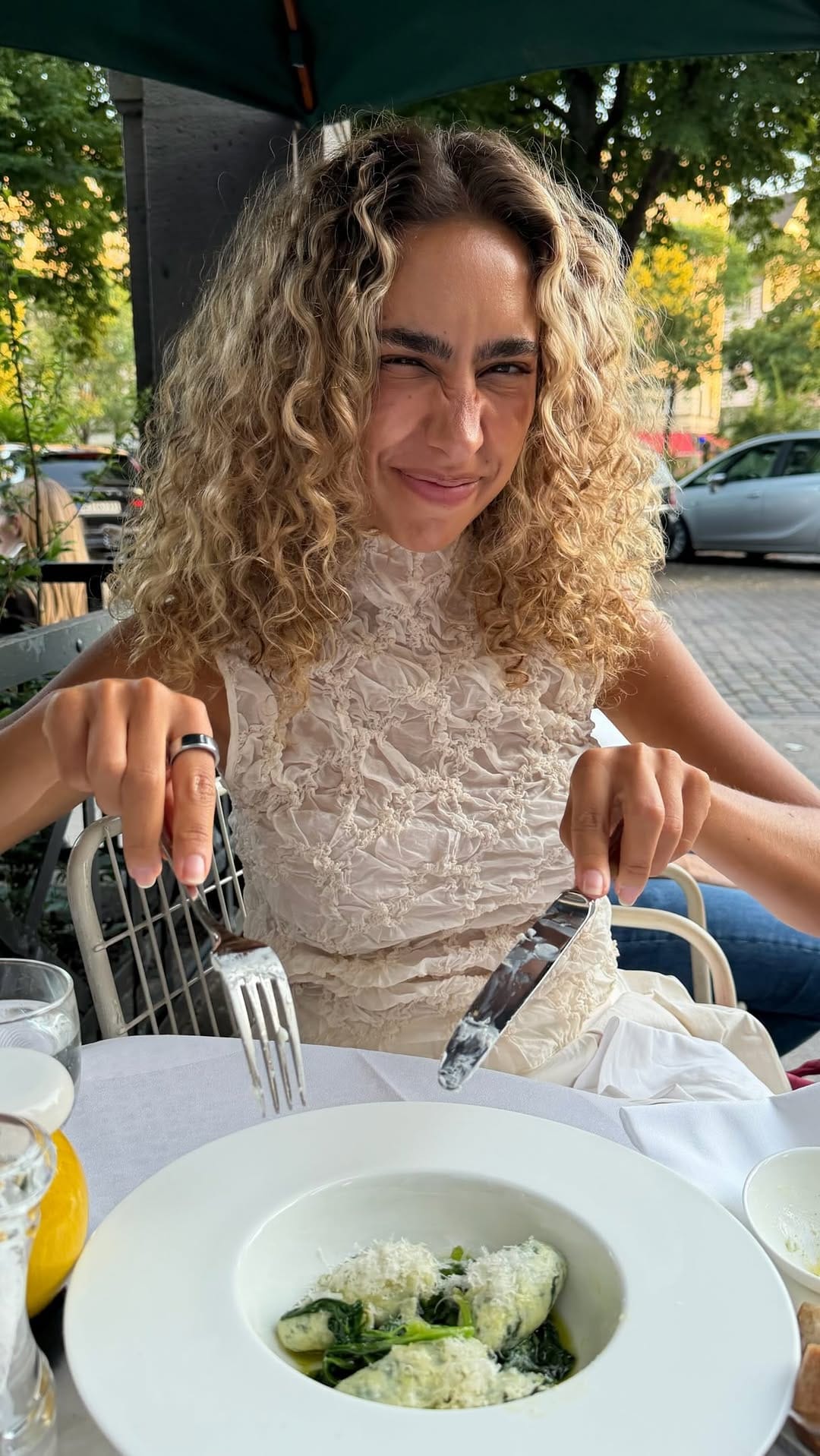 Post 6 by YASMIN NICKEL on Instagram (video)