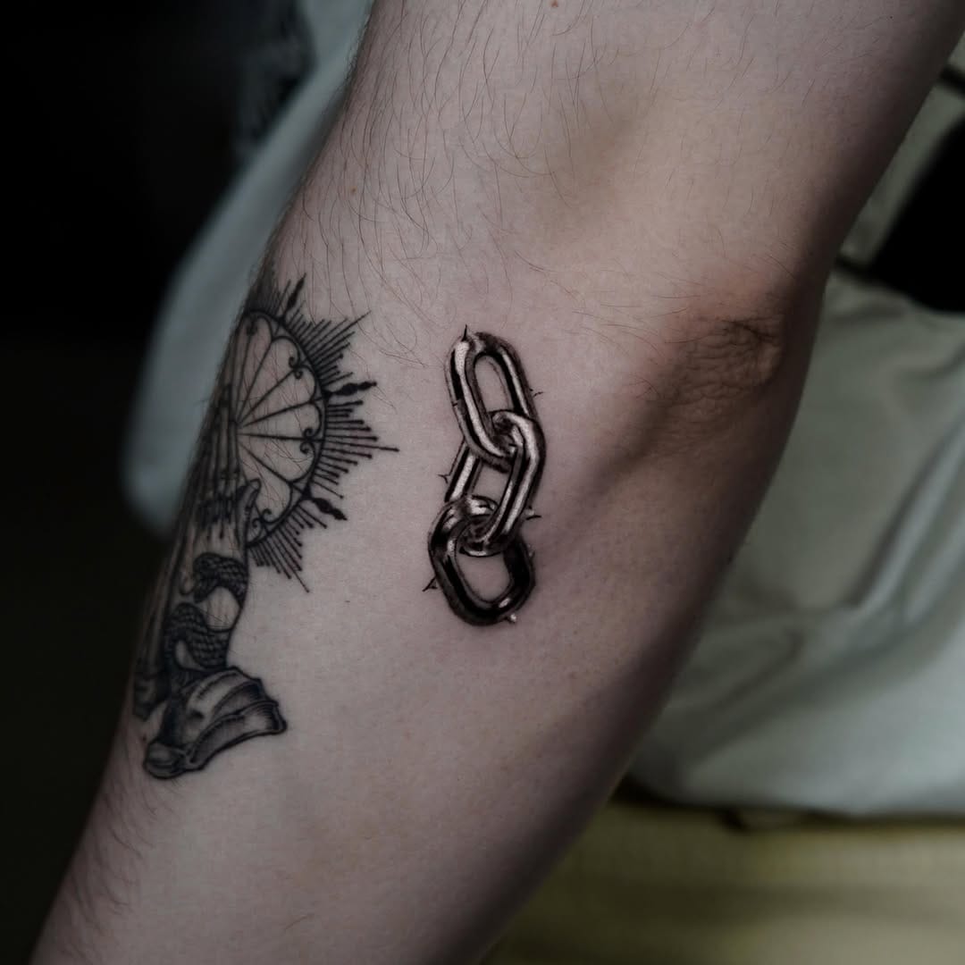 Post 5 by 𝔏𝔬𝔲𝔦𝔰𝔞 𝔰𝔱𝔞𝔯 on Instagram (carousel)