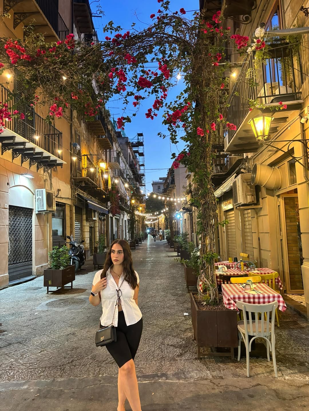 Post 1 by 𝐵𝐸𝑁𝐸𝐷𝐸𝑇𝑇𝐴👤 on Instagram (carousel)