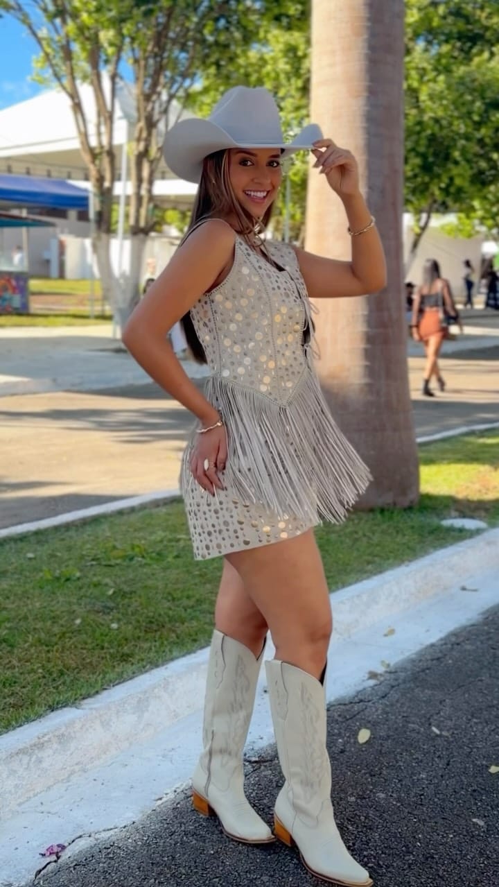 Post 4 by Ateliê Sãmua Dias on Instagram (video)
