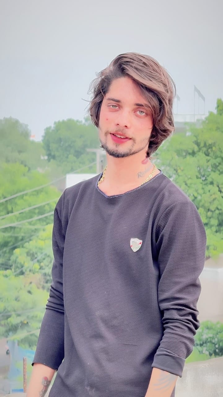 Post 10 by 𝐀𝐘𝐔𝐒𝐇 𝐁𝐇𝐀𝐓𝐈🔥 on Instagram (video)
