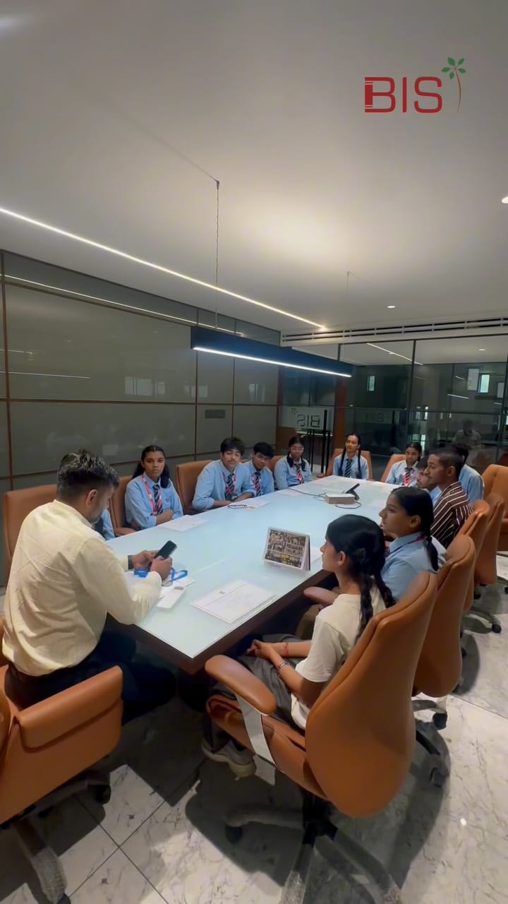 Post 3 by Bilimora International School on Instagram (video)
