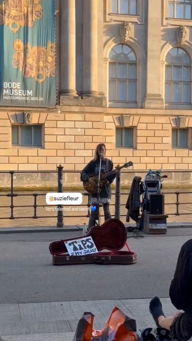 Post 1 by 🌼Suzie Fleur 🎶Street musician 🧚‍♀️Urban Fairy on Instagram (video)